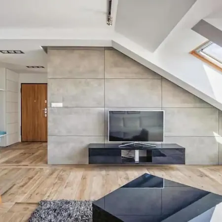 Apartamento Close-central - One Bedroom With Balcony - Center - Sb12
