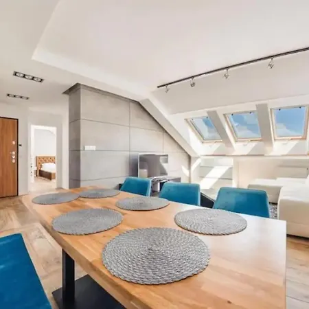 Apartamento Close-central - One Bedroom With Balcony - Center - Sb12